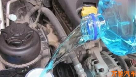 汽车玻璃水冻了怎么办，玻璃水冻了喷不出来了怎么办