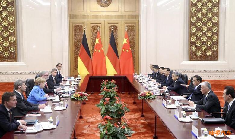 李克强与默克尔就中德自动驾驶领域合作达成意向