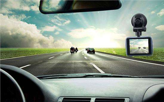 行车记录仪不自动录像是坏了么,行车记录仪这样安装最合理