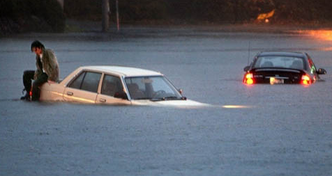 下暴雨之后发现车子进水了怎么办