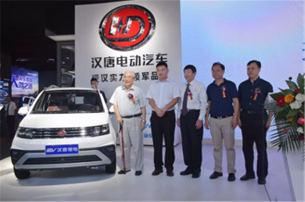 汉唐汽车SUV新品亮相济南展引来强势关注