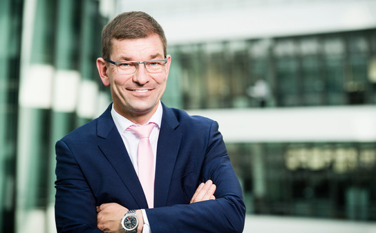 大众集团终止奥迪CEO施泰德合同