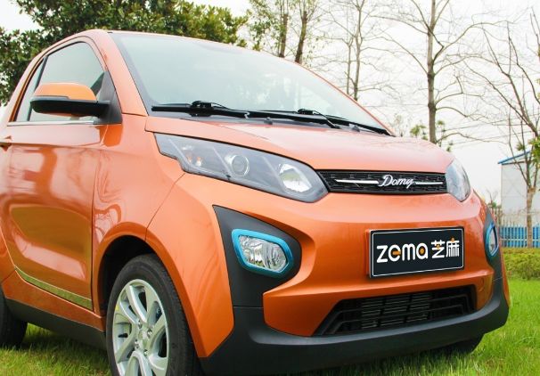 众泰芝麻和知豆哪个好,芝麻E30和知豆D2对比