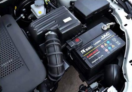 汽车电瓶寿命一般多久,怎样判断汽车是否需要更换电瓶