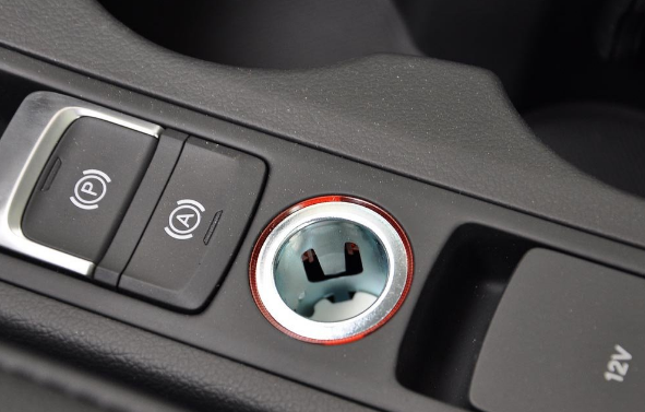 点烟器没电是什么原因,点烟器不通电怎么维修