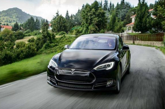 特斯拉跑长途怎么充电,特斯拉能开长途吗