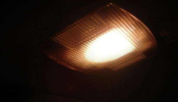 汽车顶灯有什么作用？汽车顶灯作用介绍