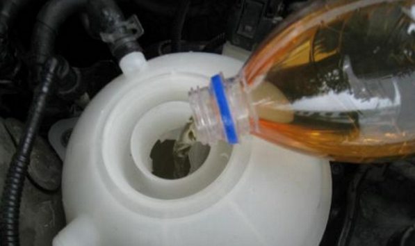 汽车副水箱有什么作用，汽车的副水箱介绍