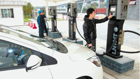 汽车快速充电桩多久能充满，家庭电动汽车快充充电桩介绍