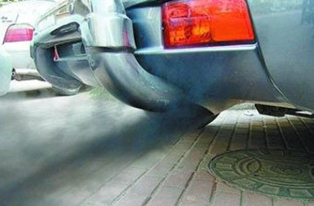 汽车排气管冒黑烟，汽油车冒黑烟怎么解决
