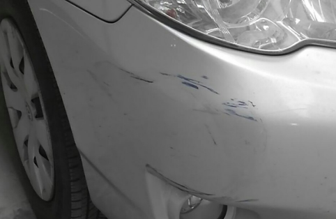 保险杠喷漆多少钱，汽车保险杠怎么重新喷漆