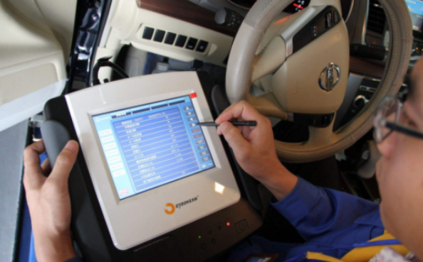 新车二保多少公里最佳，汽车第二次保养需要换什么