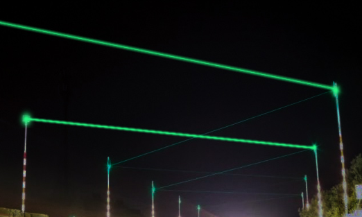 高速公路上的绿色激光是什么